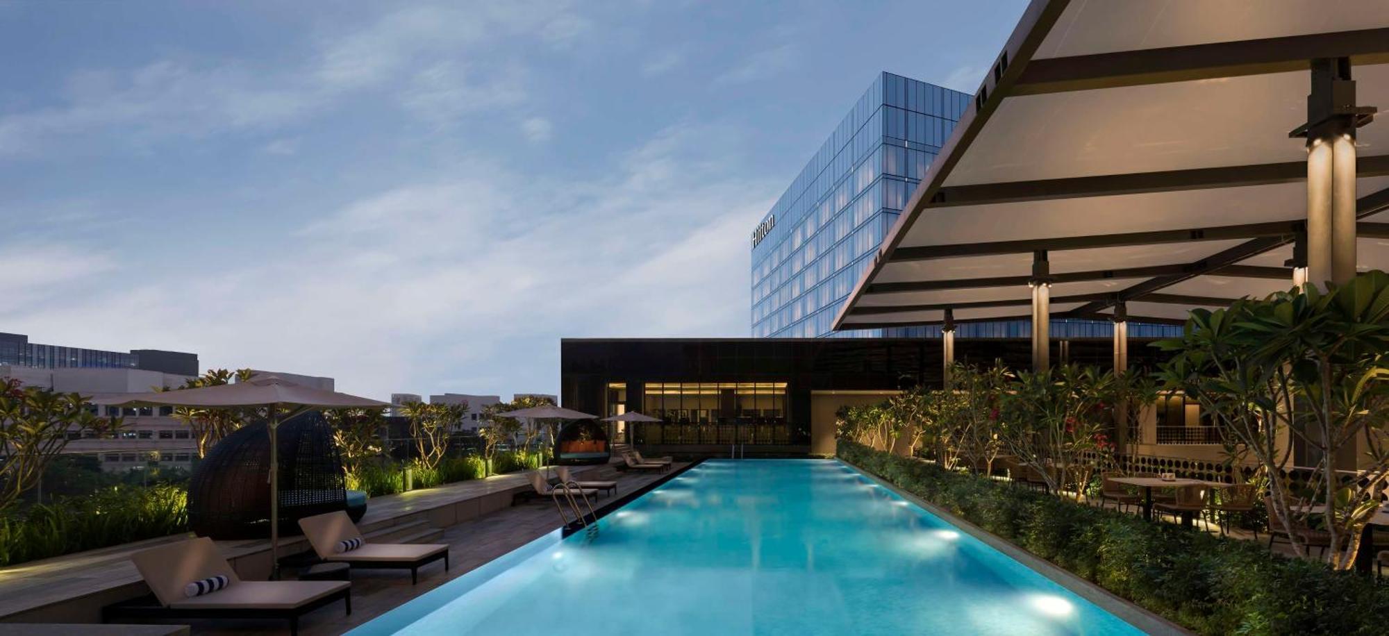 Готель Hilton Bengaluru Embassy Manyata Business Park Екстер'єр фото