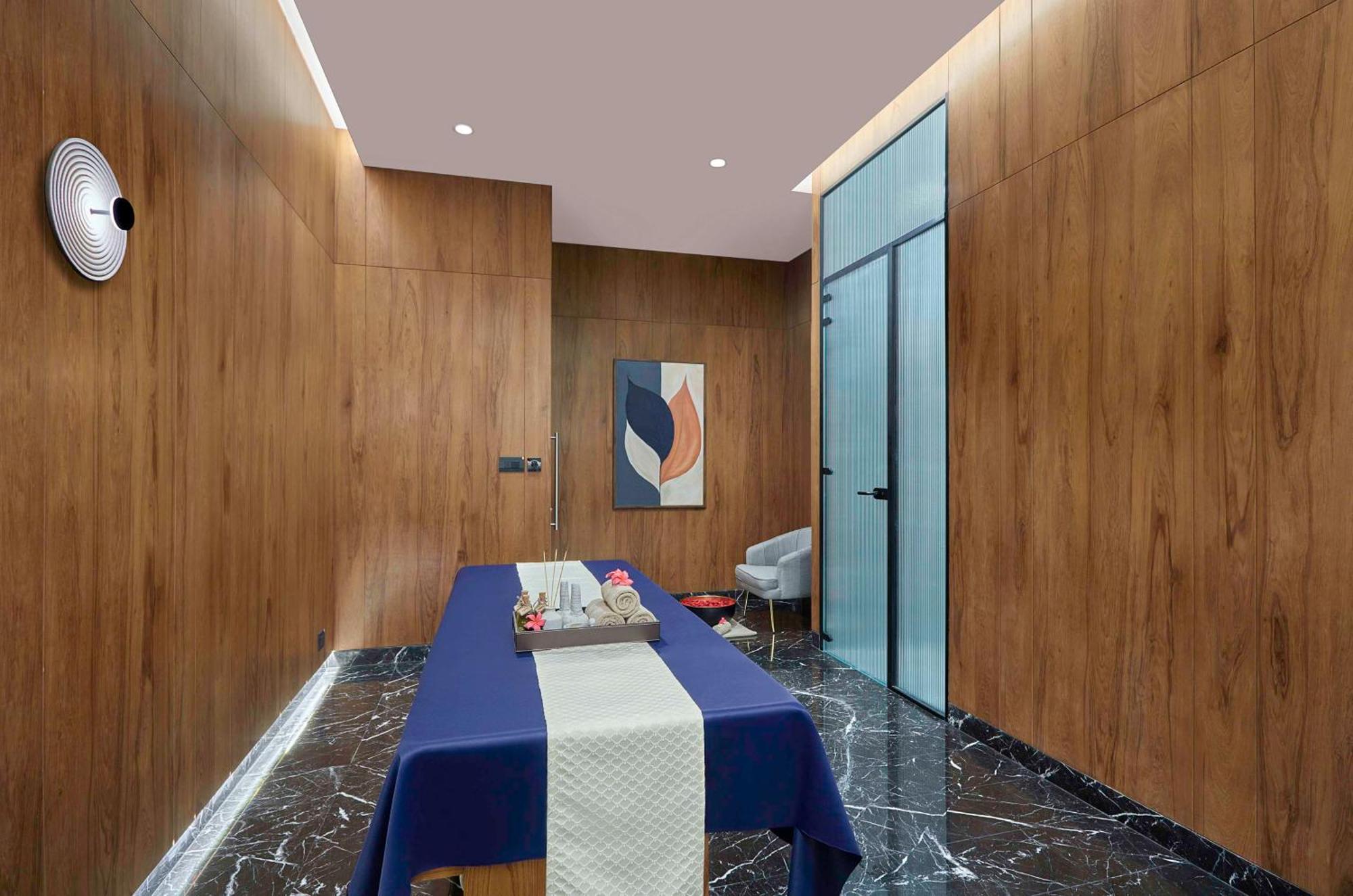 Готель Hilton Bengaluru Embassy Manyata Business Park Екстер'єр фото