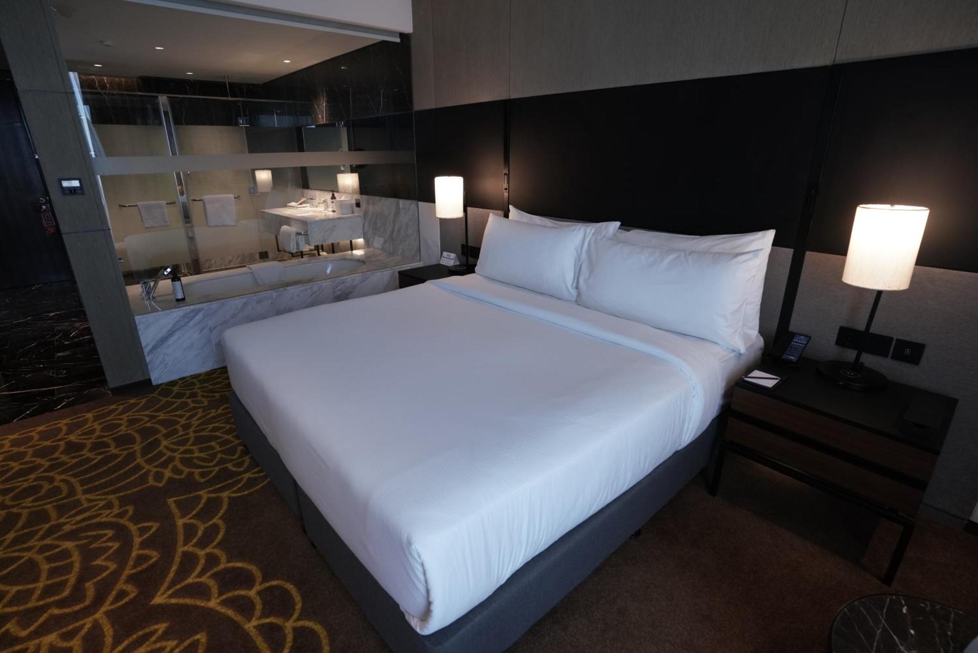Готель Hilton Bengaluru Embassy Manyata Business Park Екстер'єр фото